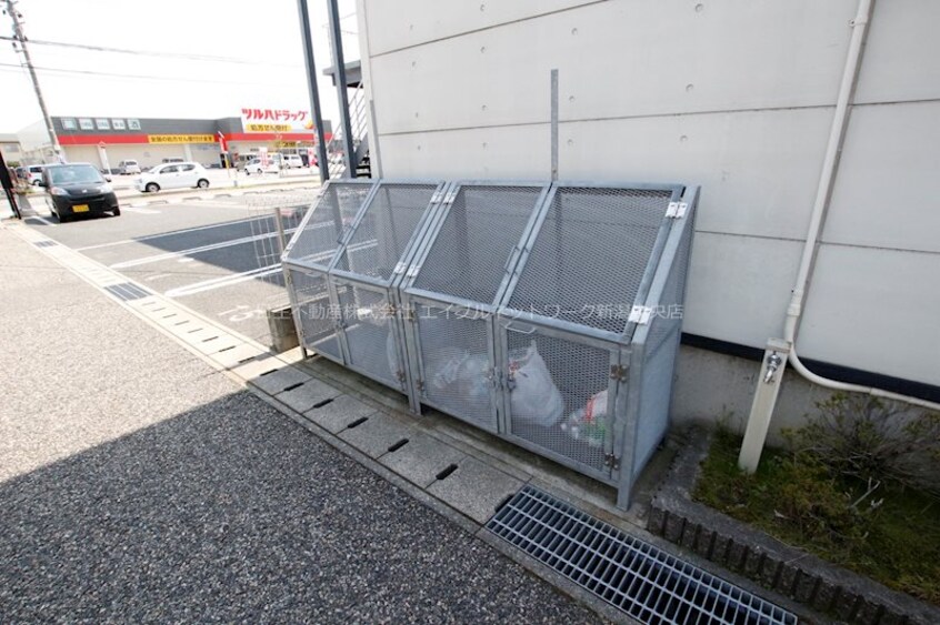 ゴミ置き場 BUENA女池西