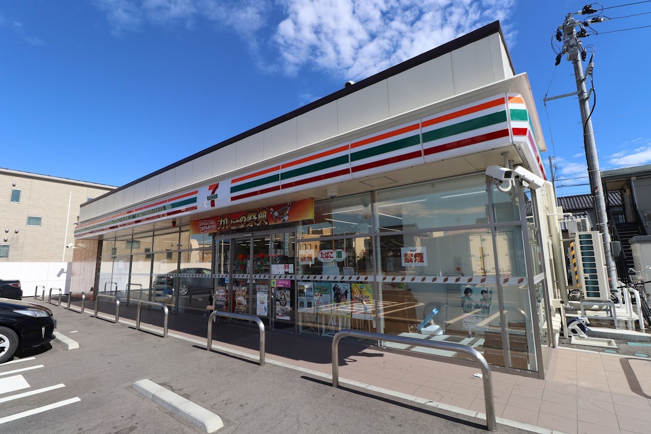 セブンイレブン 新潟白山浦2丁目店(コンビニ)まで418m BUENA学校町通り2番町