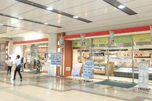 新潟駅ﾋﾞﾙCoCoLo(ショッピングセンター/アウトレットモール)まで283m BUENA花園