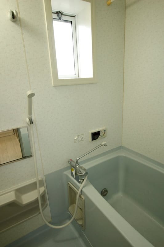 追い焚き給湯付き♪ メンバーズタウン女池A棟