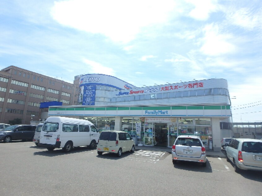 ﾌｧﾐﾘｰﾏｰﾄ 新潟桜木ｲﾝﾀｰ店(コンビニ)まで472m ビバリーヒルズV