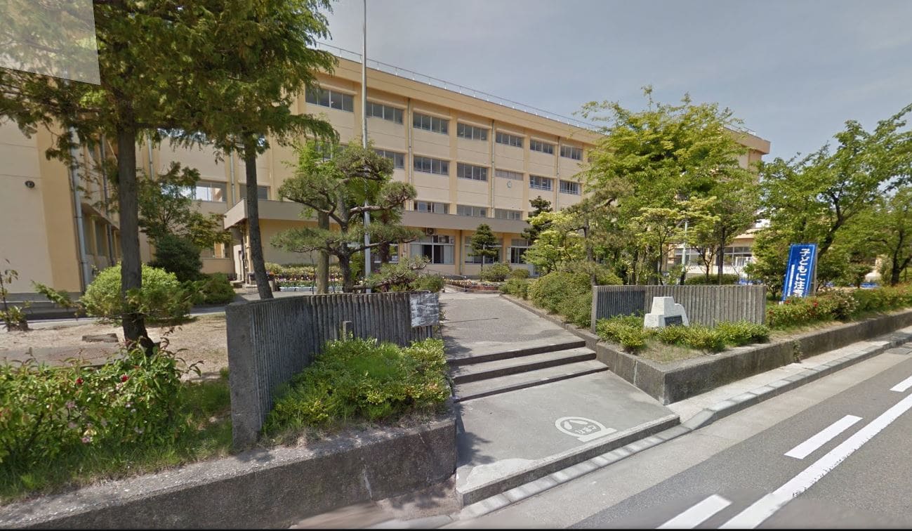新潟市立上山小学校(小学校)まで516m トゥールドゥソレイユ
