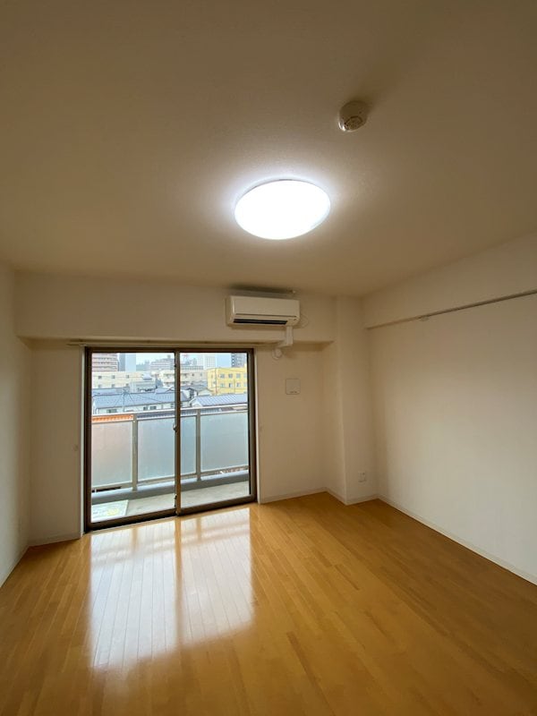  BUENA上大川前通4