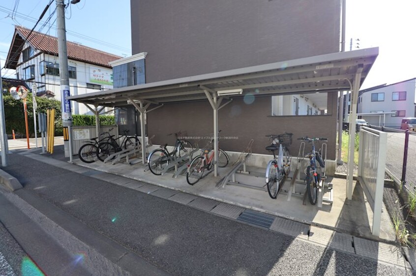 駐輪場 Mond女池上山