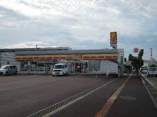 デイリーヤマザキ　新潟美咲町店(コンビニ)まで935m T＆K網川原Ｅ棟