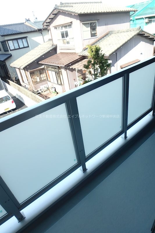  リゾナーレ上近江A棟