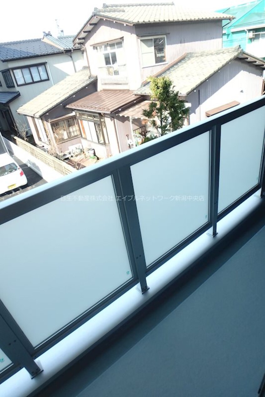  リゾナーレ上近江A棟