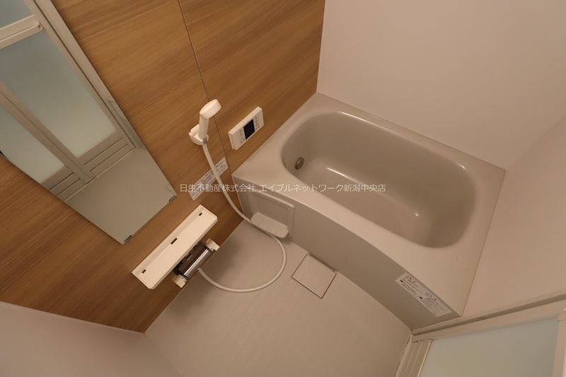  リゾナーレ上近江A棟