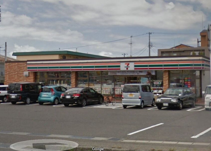 セブンイレブン(コンビニ)まで439m リゾナーレ上近江A棟