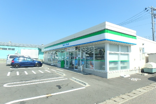 ﾌｧﾐﾘｰﾏｰﾄ 新潟女池神明店(コンビニ)まで378m Lily-be女池上山II