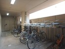  ヒルズ川端