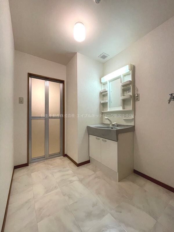  リヴェール女池