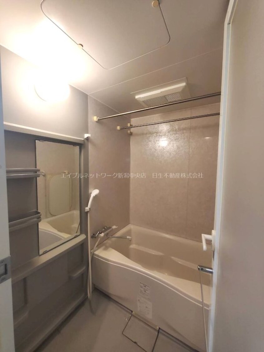  日生不動産西堀ビル