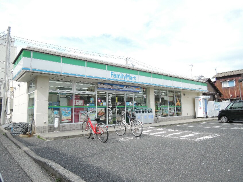 ﾌｧﾐﾘｰﾏｰﾄ 新潟商業高校前店(コンビニ)まで732m BUENA白山