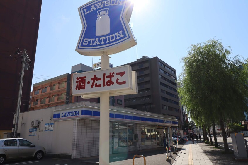 ローソン新潟万代橋店(コンビニ)まで74m Alivis新潟萬代橋