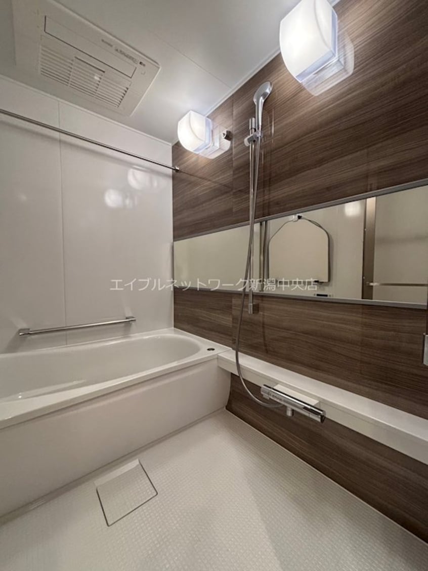  アイコニックタワー　新潟ステーション