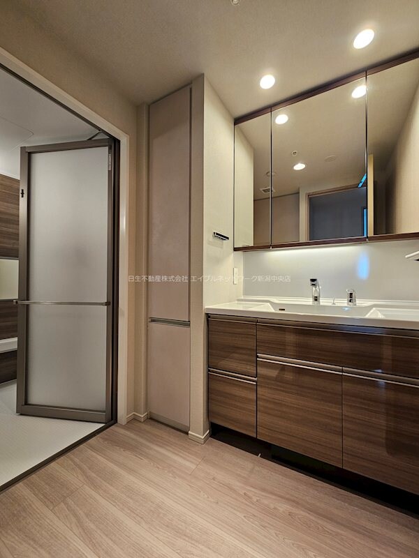  アイコニックタワー　新潟ステーション