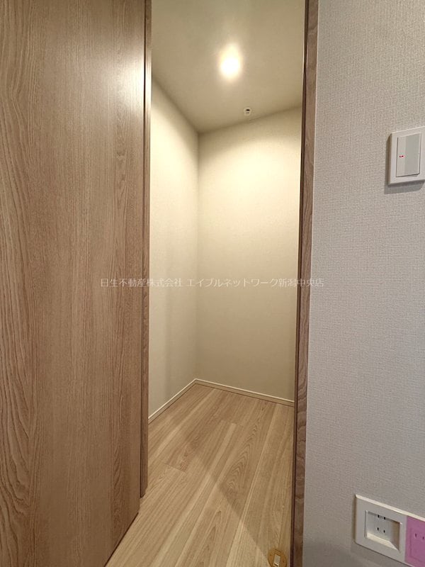  アイコニックタワー　新潟ステーション