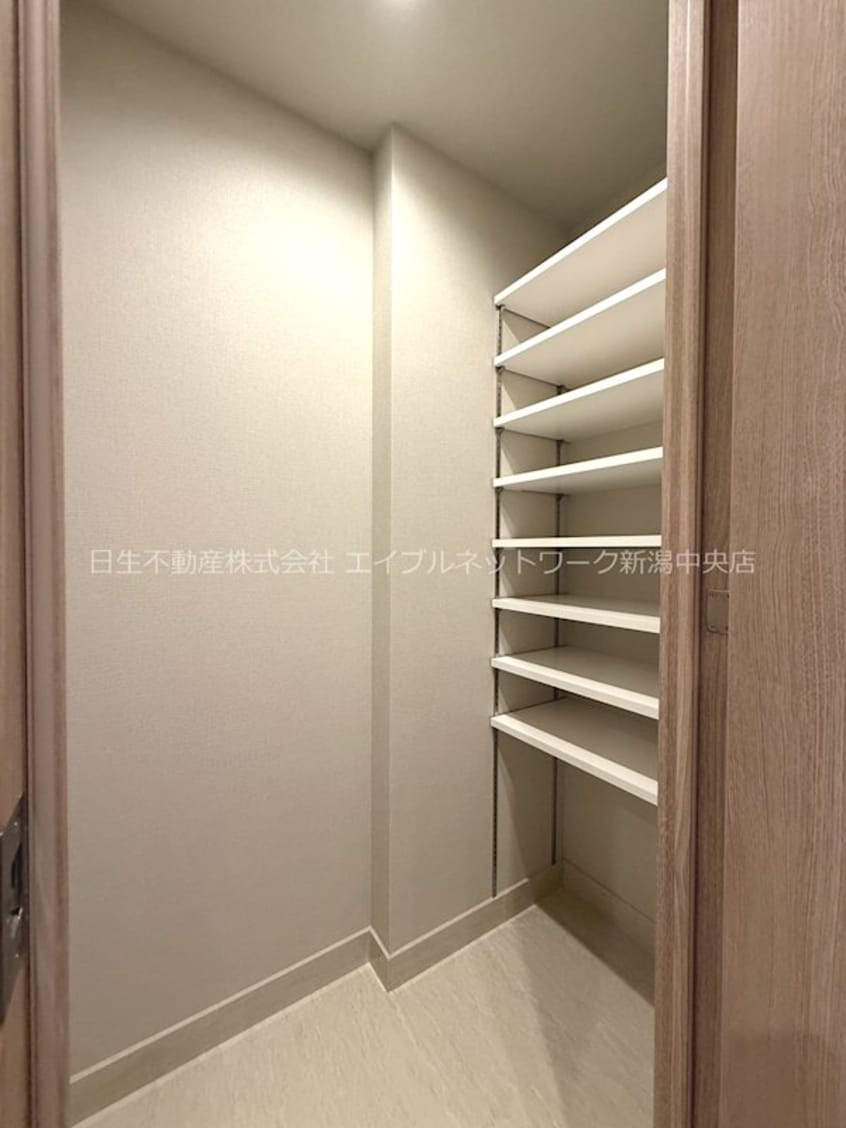  アイコニックタワー　新潟ステーション