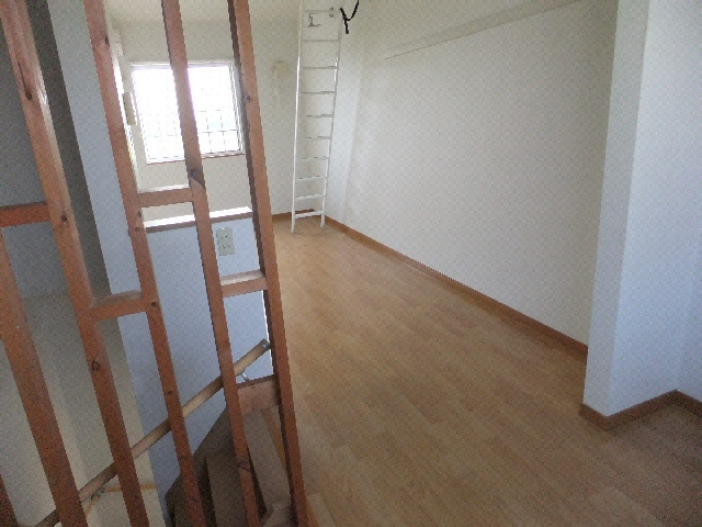  西鉄バス（豊前市）/岸井 徒歩7分 1-2階 築19年