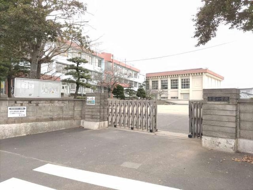 吉富町立吉富小学校(小学校)まで678m 日豊本線/吉富駅 徒歩5分 2階 築14年