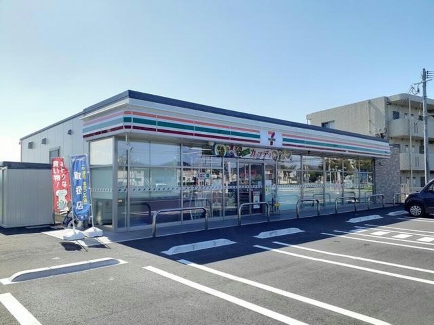 セブンイレブン中津大塚店(コンビニ)まで830m 日豊本線/中津駅 徒歩14分 1階 築7年