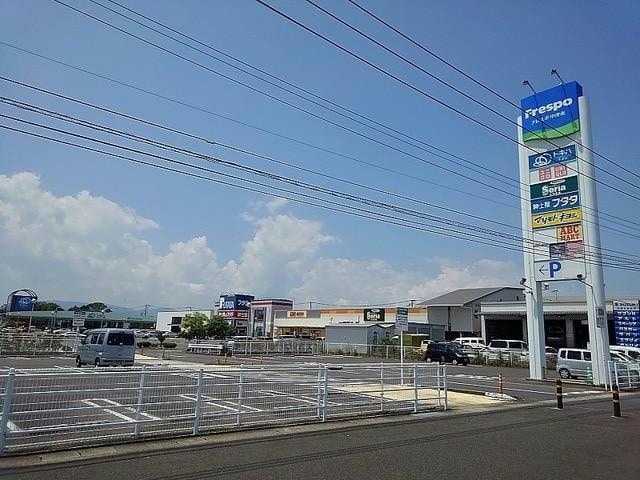 フレスポ中津北(ショッピングセンター/アウトレットモール)まで487m 日豊本線/東中津駅 徒歩25分 1-2階 築5年