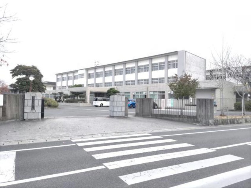 中津市立豊陽中学校(中学校/中等教育学校)まで1038m 日豊本線/中津駅 徒歩21分 2階 築4年
