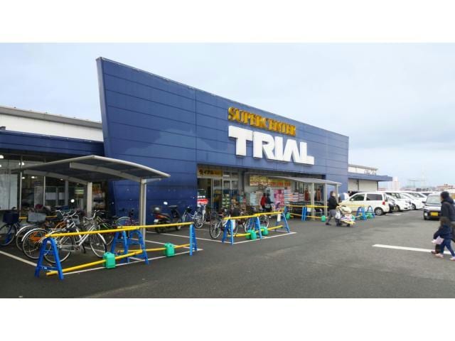 スーパーセンタートライアル中津店(ディスカウントショップ)まで1470m 日豊本線/中津駅 徒歩33分 1-2階 築2年