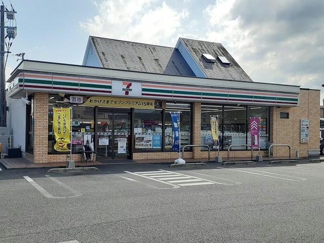 セブンイレブン中津沖代町2丁目店(コンビニ)まで872m 日豊本線/中津駅 徒歩34分 1階 築2年