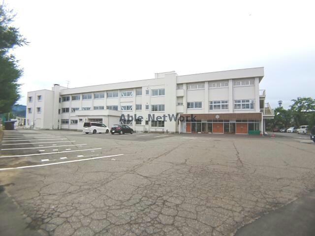 長岡市立上組小学校(小学校)まで319m エスキベルＡ