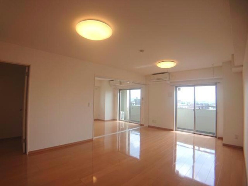  クレストスクエア