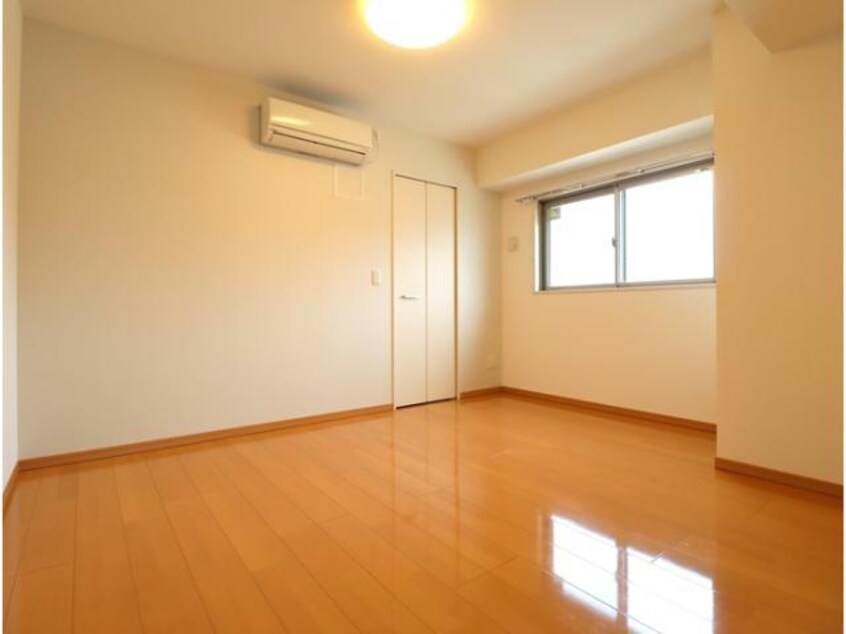  クレストスクエア