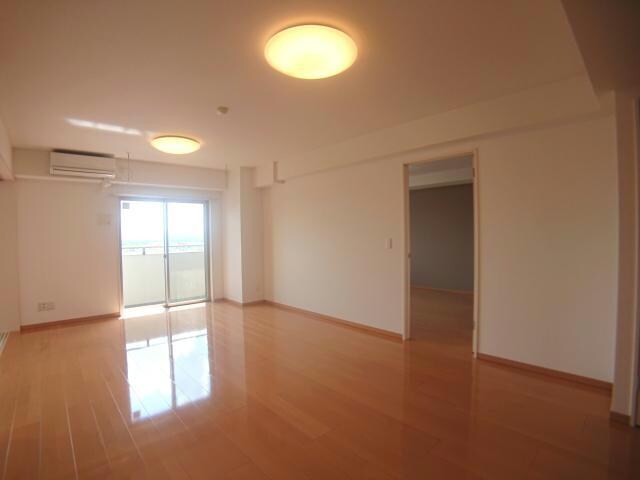  クレストスクエア