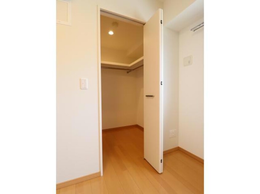  クレストスクエア