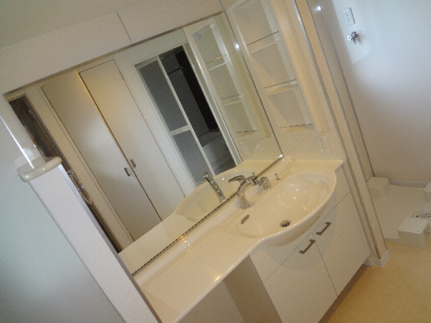  クレストスクエア