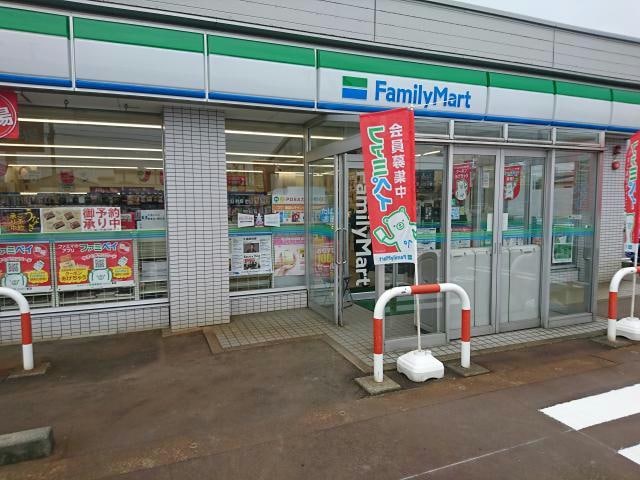 ファミリーマート長岡下々条店(コンビニ)まで1399m セブンヒルズガーデン寿A