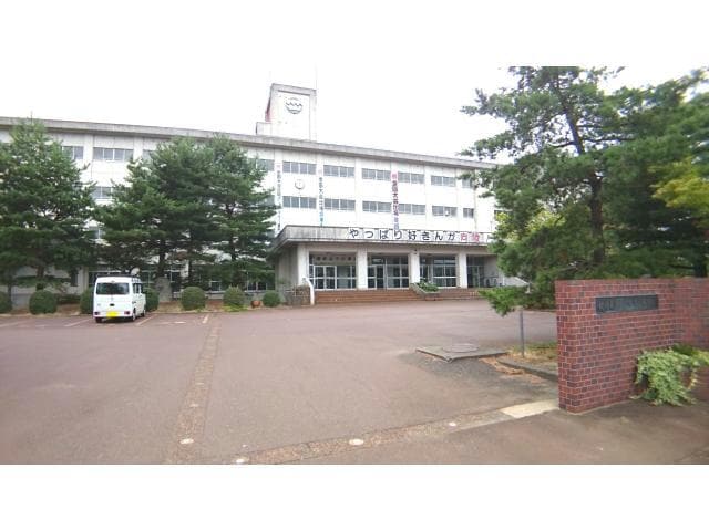 新潟県立長岡向陵高校(高等学校/高等専門学校)まで1045m パラス