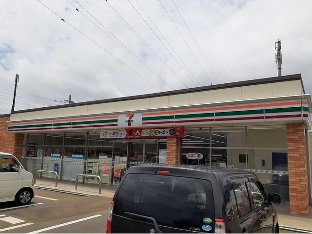 セブンイレブン長岡北中学校前店(コンビニ)まで768m 鈴木ハイツ