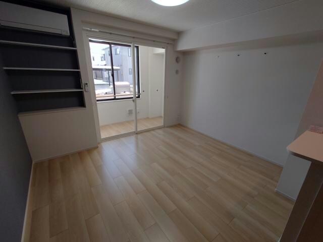  カレント　レジデンス　沢田