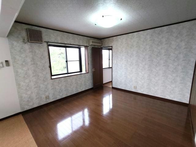  長岡市高見町貸家