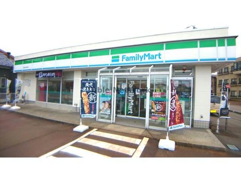 ファミリーマート長岡大島本町店(コンビニ)まで647m ＳＵＮマスヤ