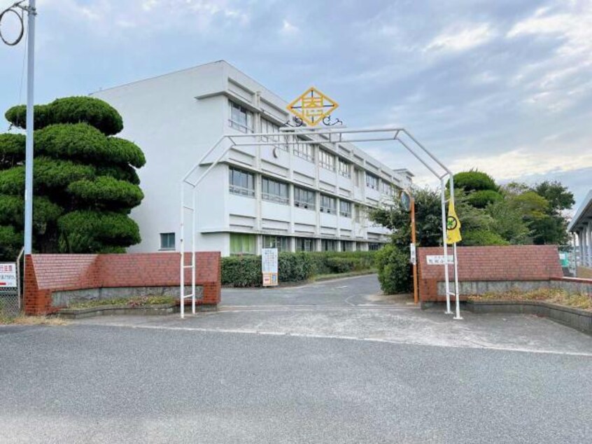 宇部市立恩田小学校(小学校)まで1471m※校区は市役所にご確認ください シャーメゾンクレール