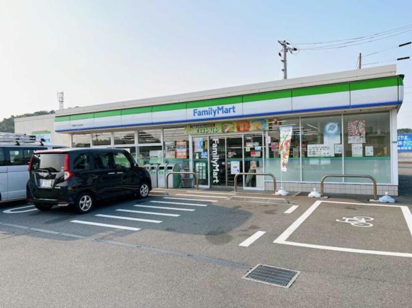 ファミリーマート宇部南小羽山町店(コンビニ)まで1425m シャーメゾン東小羽山