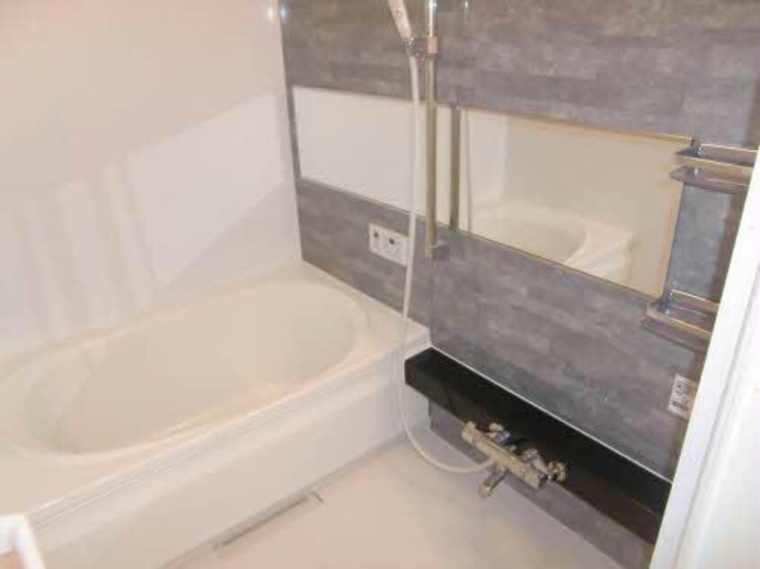  シャーメゾン　カーザ・フェリース