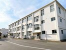宇部市立桃山中学校(中学校/中等教育学校)まで2466m※校区は市役所にご確認ください シャーメゾン・キュプラ