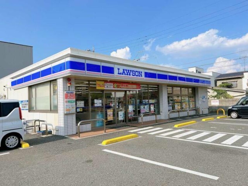 ローソン宇部松島町店(コンビニ)まで705m シャーメゾンＨＡＲＵＫＡ