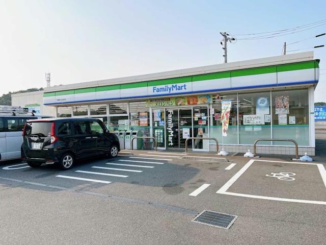 ファミリーマート宇部南小羽山町店(コンビニ)まで2394m グランディール　ウベ