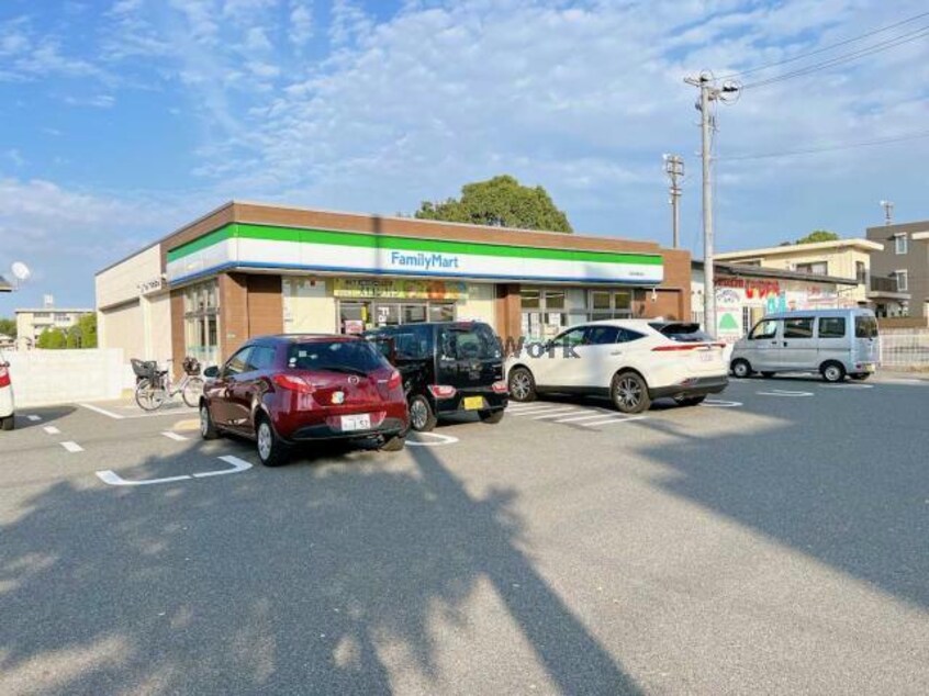 ファミリーマート宇部東梶返店(コンビニ)まで838m コーポラス６