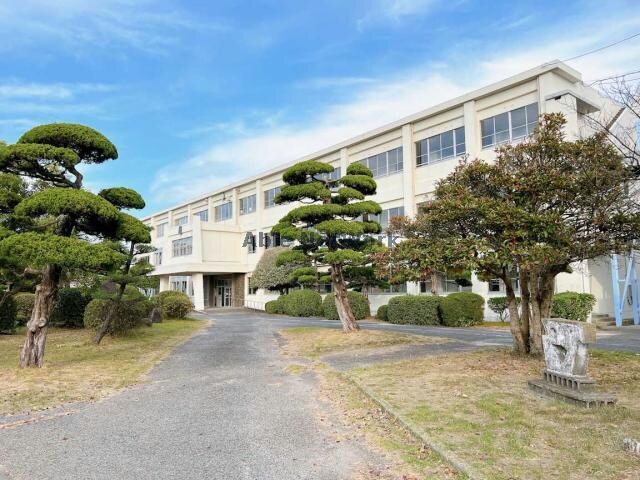 宇部市立鵜ノ島小学校(小学校)まで739m※校区は市役所にご確認ください 西日本ハイツ